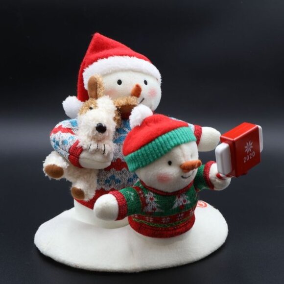 Hallmark Christmas Snowman Animated Musical Cozy Selfie 2020 Dog - Picture 1 of 9